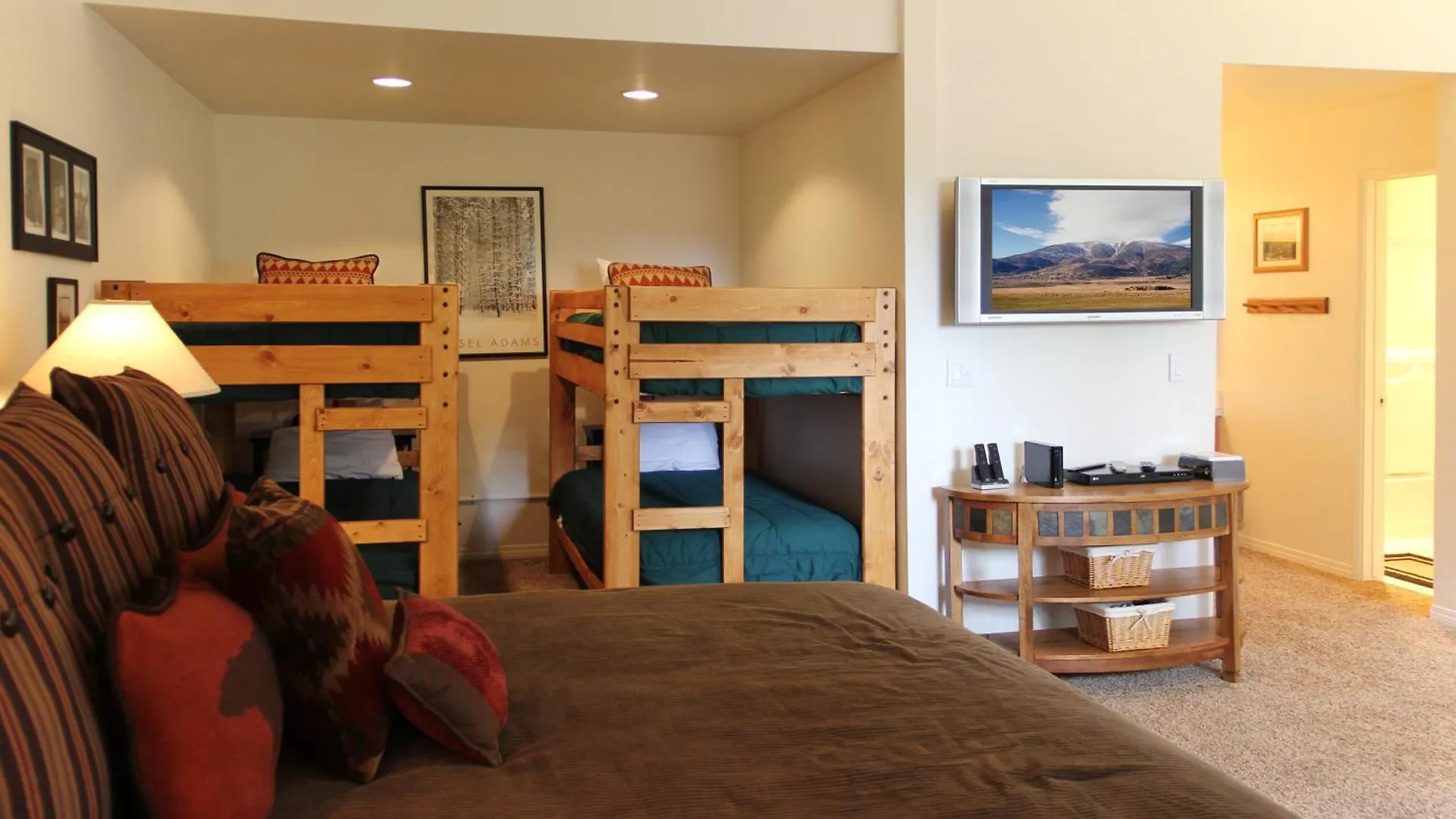 St Anton Wooded View 2-Bedroom Condos With Ski Lockers Mammoth Lakes 0*,