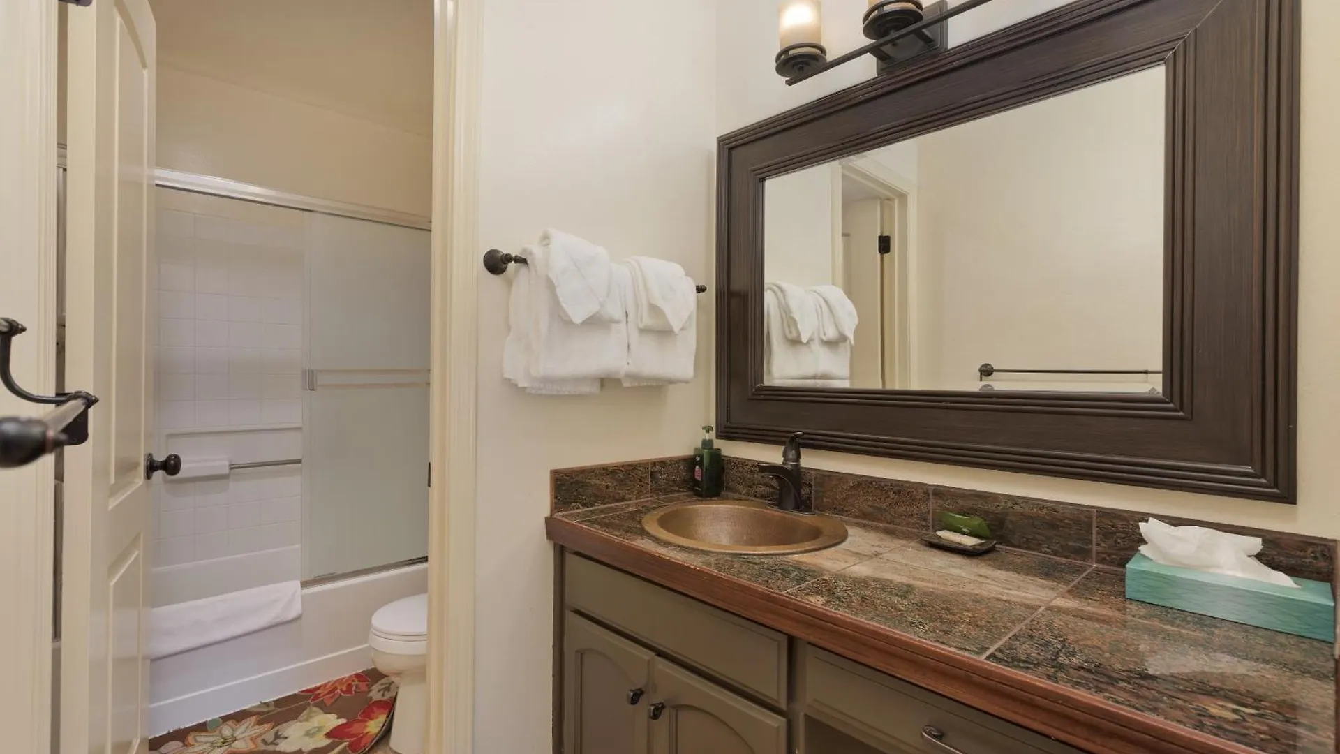 St Anton Wooded View 2-Bedroom Condos With Ski Lockers Mammoth Lakes Lejlighed